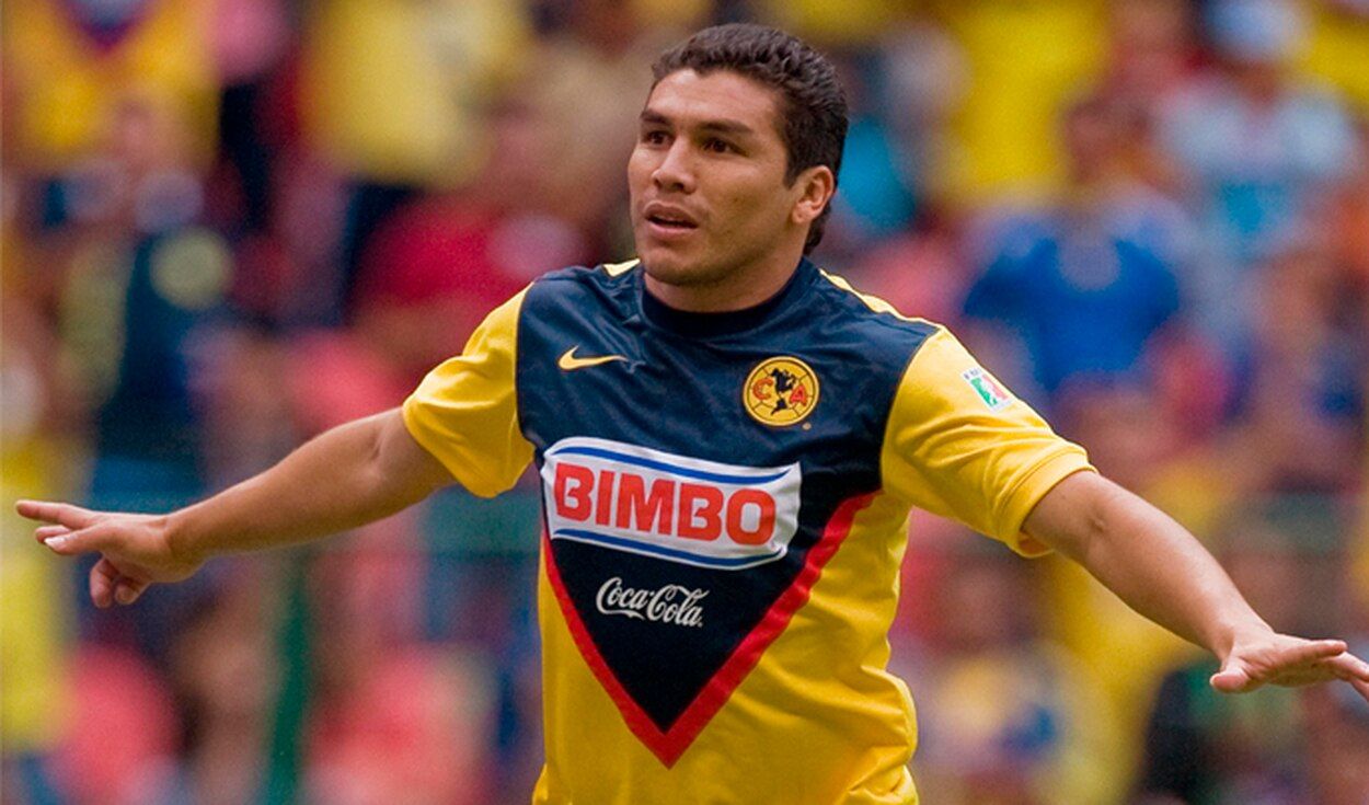 Cuando Salvador Cabañas nos enseñó que la vida nocturna y el futbol no se llevan