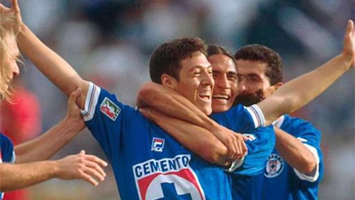 El campeón del mundo que jugó en Santos Laguna y Cruz Azul que además debutó en México