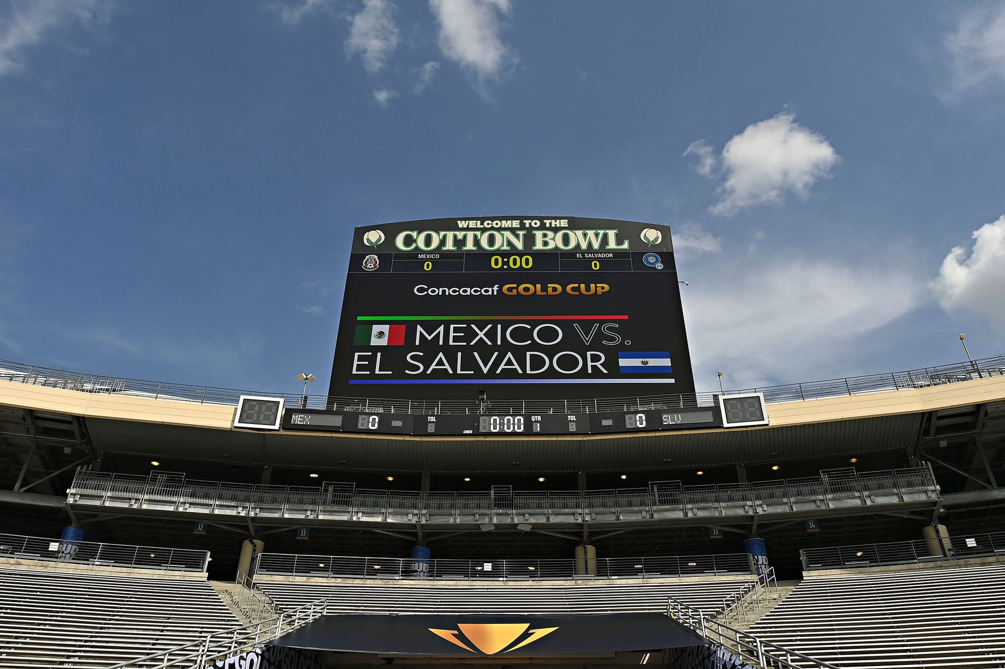 México derrotó al Salvador y califica como primero de grupo