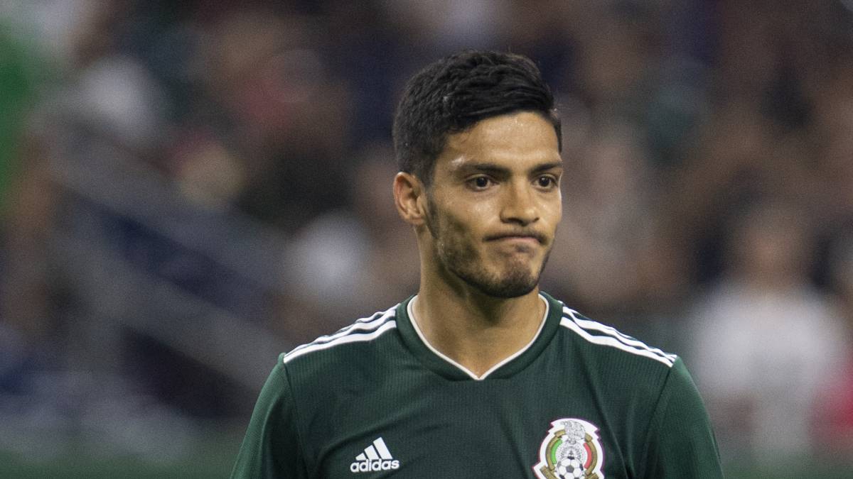 Por decreto de la Premier, Jiménez no jugará en el Tri