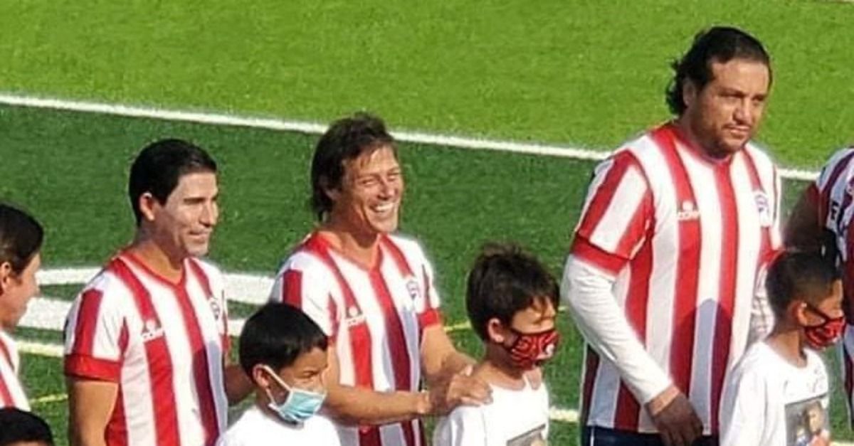Matías Almeyda jugó con las Leyendas del Guadalajara