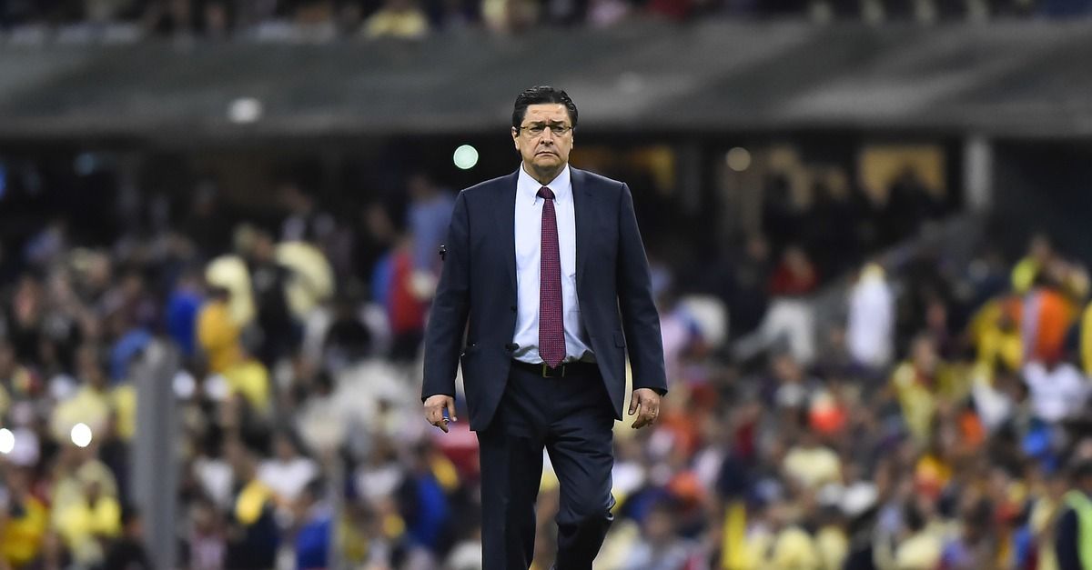 Esto fue lo que pasó las últimas dos veces que Chivas cambió de técnico antes de un clásico