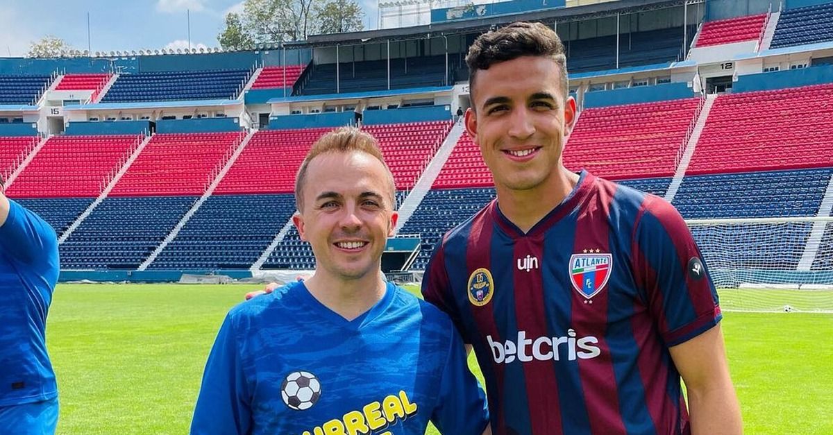 Malcolm el de en medio... ¿es fanático del Atlante?