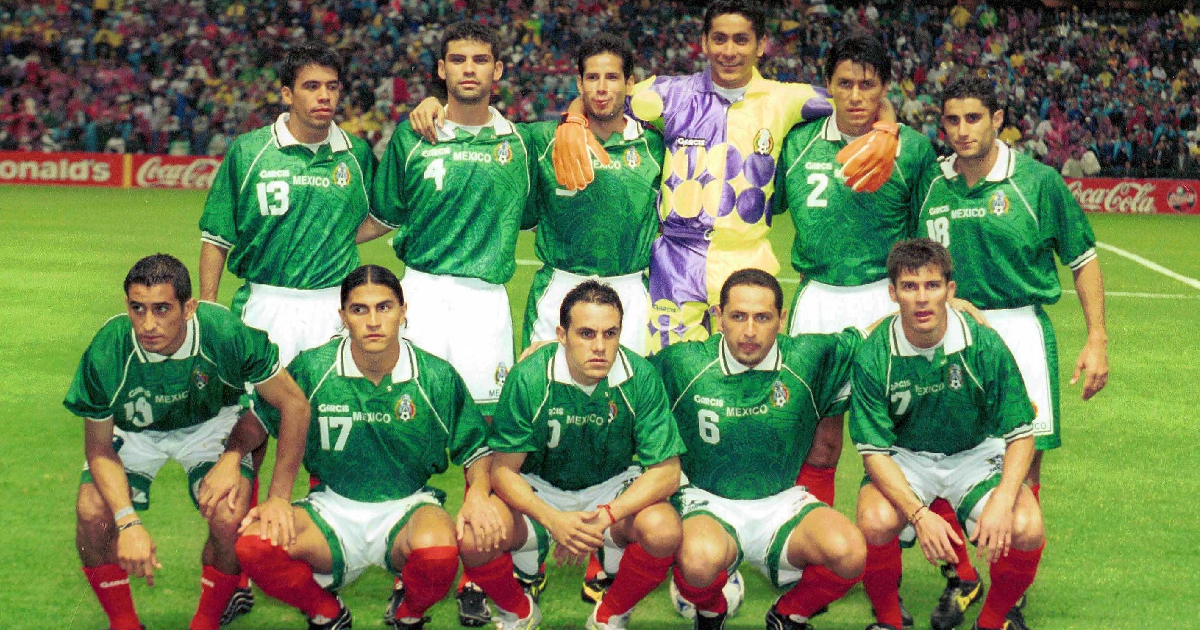 El uniforme del Tri que era un delito portar