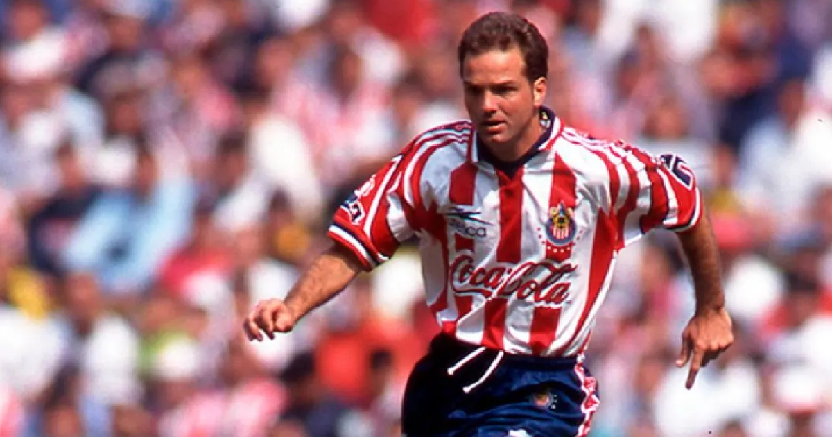 La decisión de Luis García que le costó un título a Chivas