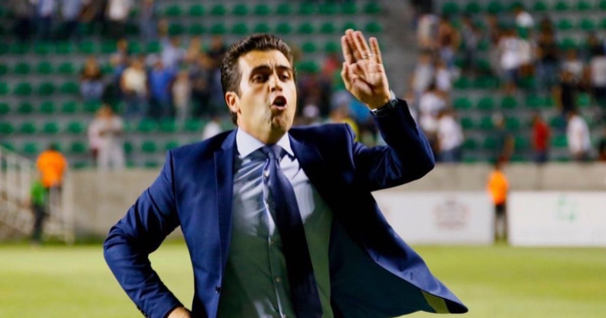 Leaño es despedido de Chivas tras caer ante Rayados