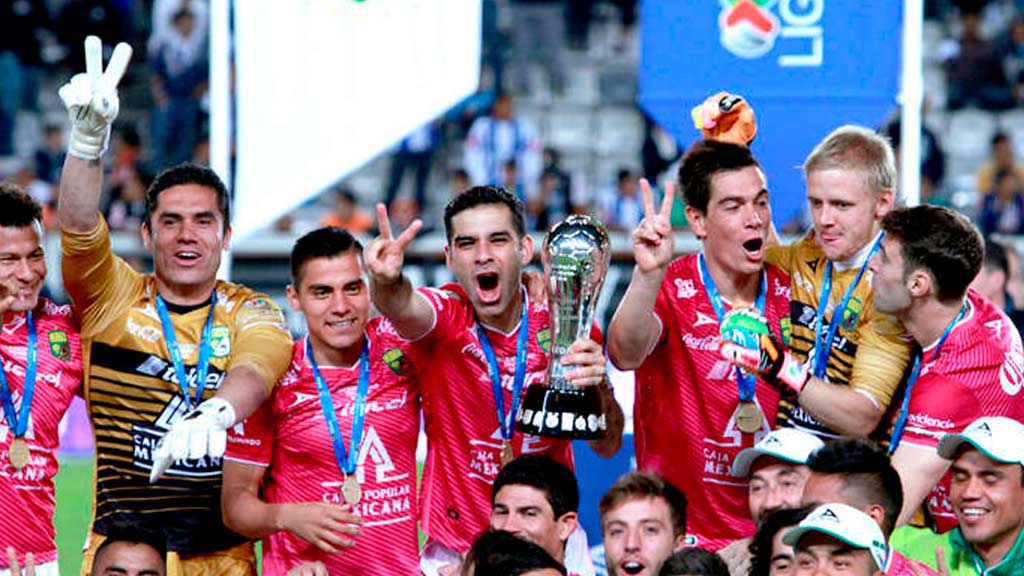 ¿Cuál ha sido el mejor bicampeón entre Pumas, León y Atlas?
