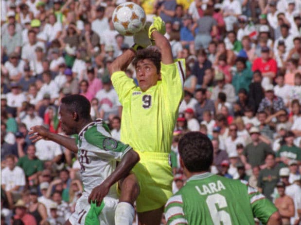 El día que Jorge Campos fue galardonado como el tercer mejor portero del planeta